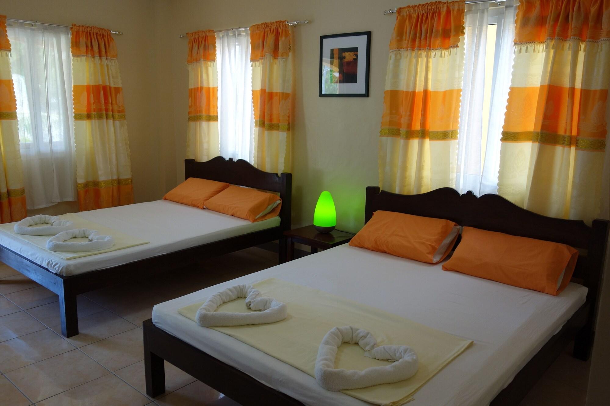 Slam'S Garden Dive Resort Logon Exterior photo